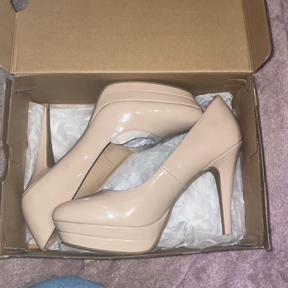 LC Lauren Conrad nude heels - Picture 2 of 2